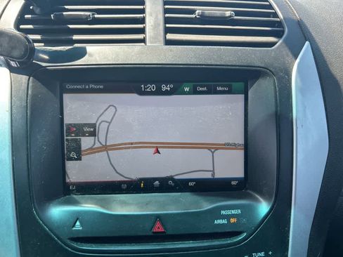 Used 2014 Ford Explorer XLT w/ Equipment Group 202A AWD/4WD image 18