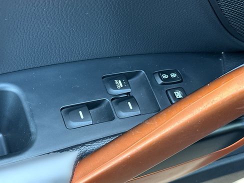 Used 2016 Hyundai Veloster Turbo image 13