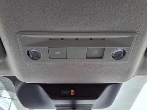 Used 2025 Nissan Kicks SV FWD image 13