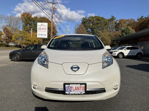Used 2014 Nissan Leaf SL w/ Premium Package image 2