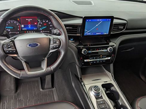 Certified 2023 Ford Explorer ST-Line AWD/4WD image 3