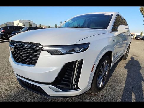 Used 2020 Cadillac XT6 Premium Luxury FWD image 3
