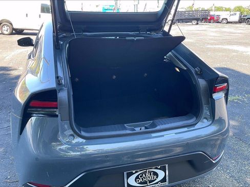 Used 2025 Toyota Prius LE AWD/4WD image 4