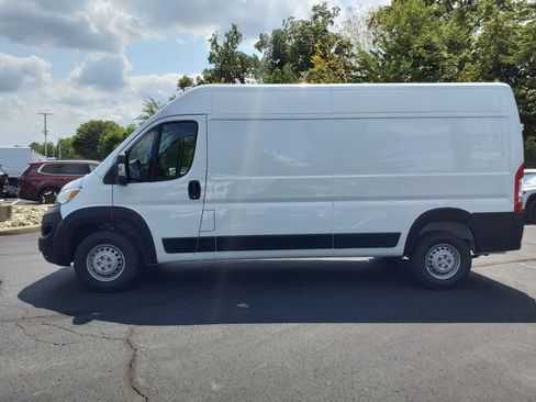New 2024 RAM ProMaster 2500 w/ Convenience Group image 3