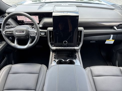 New 2026 GMC Yukon Elevation AWD/4WD image 24