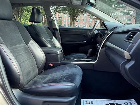Used 2017 Toyota Camry XSE FWD image 11
