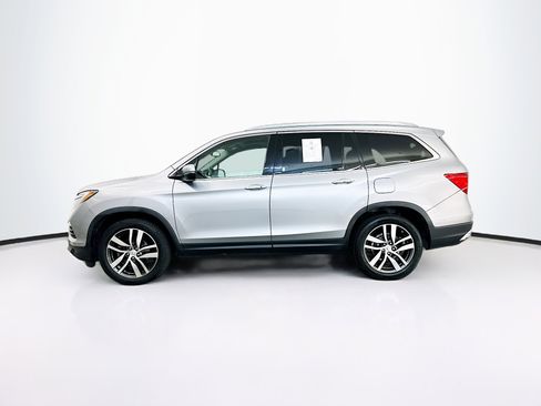 Used 2016 Honda Pilot Elite image 4
