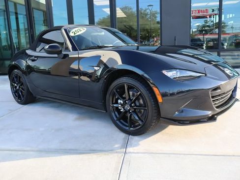 Used 2023 MAZDA MX-5 Miata Club RWD image 1