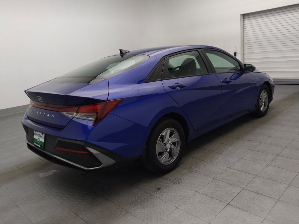 Used 2025 Hyundai Elantra SE FWD image 10
