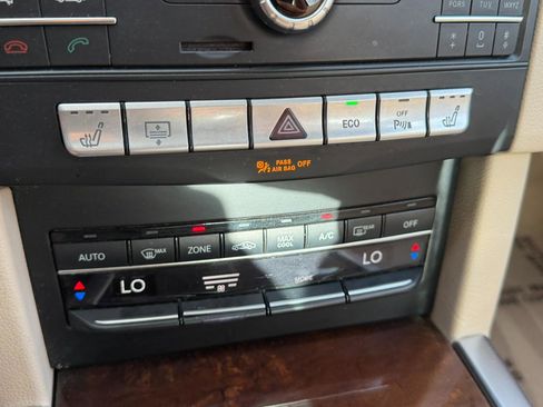 Used 2016 Mercedes-Benz E 350 Sedan image 41