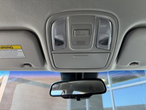 Used 2022 Kia Niro EX image 28