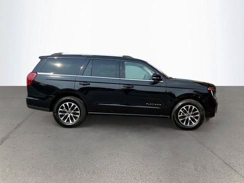 Used 2025 Ford Expedition Platinum AWD/4WD image 3