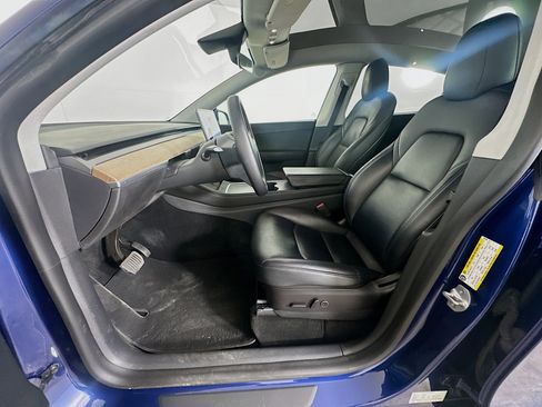 Used 2022 Tesla Model Y Long Range AWD/4WD image 13