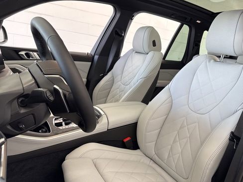New 2026 BMW X5 xDrive50e image 16