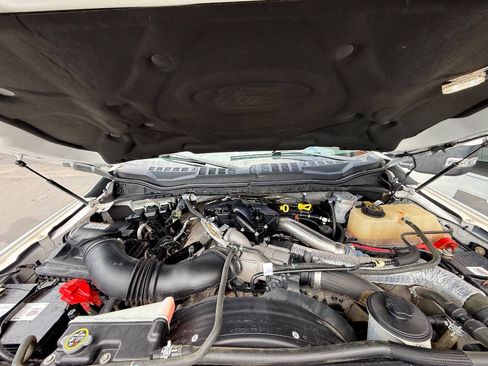 Used 2018 Ford F250 Lariat w/ Lariat Ultimate Package AWD/4WD image 42