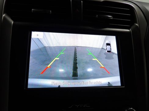 Used 2020 Ford Fusion SE image 19