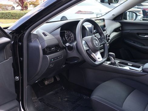 Used 2023 Nissan Sentra SV image 23