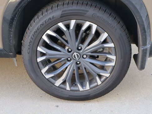 Used 2024 Nissan Rogue Platinum w/ Platinum Premium Package FWD image 28