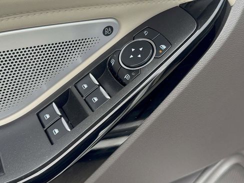 Used 2023 Ford Explorer Platinum w/ Technology Package image 20