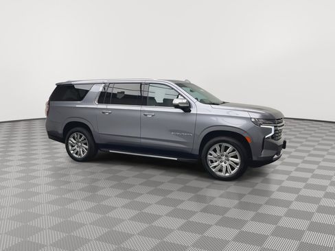 Used 2021 Chevrolet Suburban Premier w/ Premium Package AWD/4WD image 46