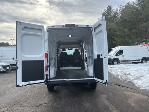 Used 2024 RAM ProMaster 2500 w/ Convenience Group image 18