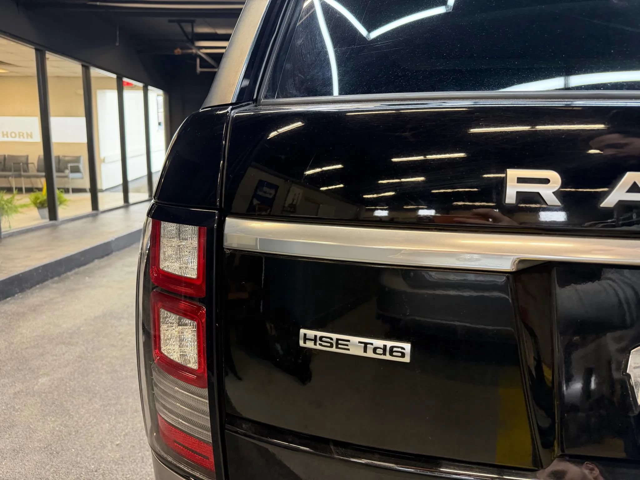 Used 2017 Land Rover Range Rover HSE AWD/4WD image 7
