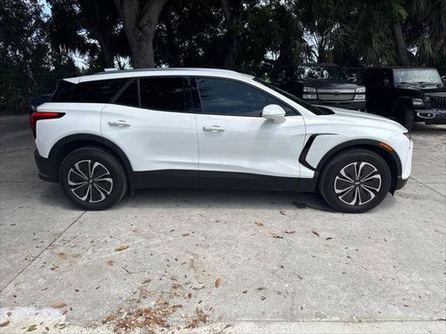 Used 2025 Chevrolet Blazer EV LT AWD/4WD image 6