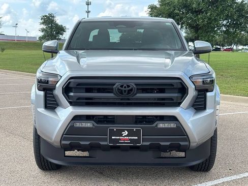 New 2026 Toyota Tacoma SR5 AWD/4WD image 3