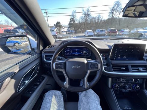 Used 2023 Chevrolet Tahoe Z71 w/ Luxury Package image 29