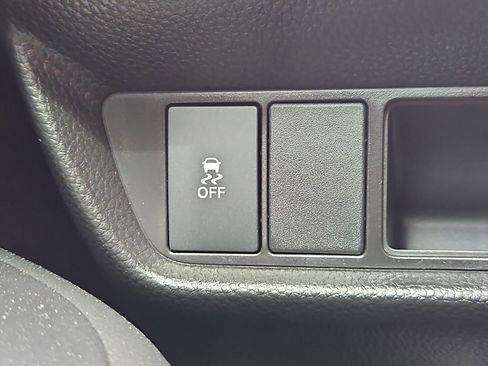 Certified 2026 Honda HR-V LX image 27