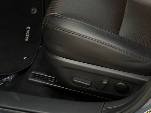 Used 2025 MAZDA MAZDA3 2.5 S Hatchback w/ Premium Pkg FWD image 12