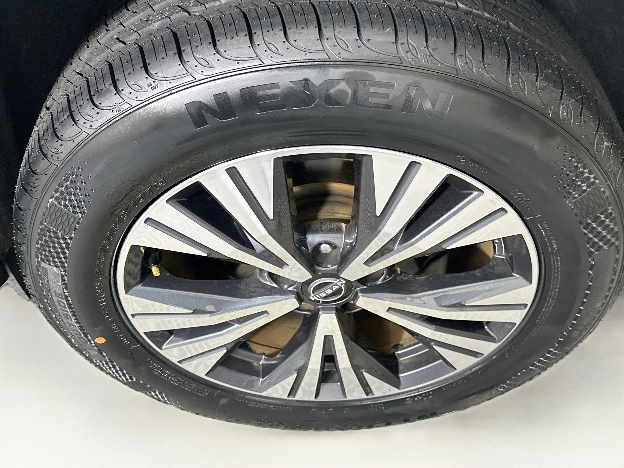 Used 2023 Nissan Rogue SV FWD image 11