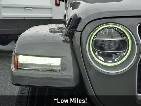 Used 2021 Jeep Wrangler Unlimited Sahara w/ Cold Weather Group image 11