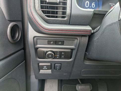 Used 2024 Ford Expedition Limited image 28