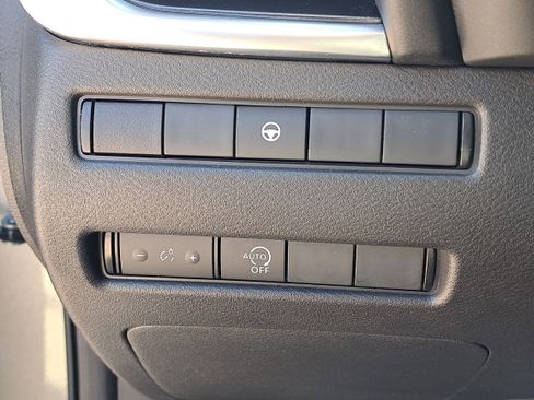 Certified 2023 Nissan Rogue SV image 31