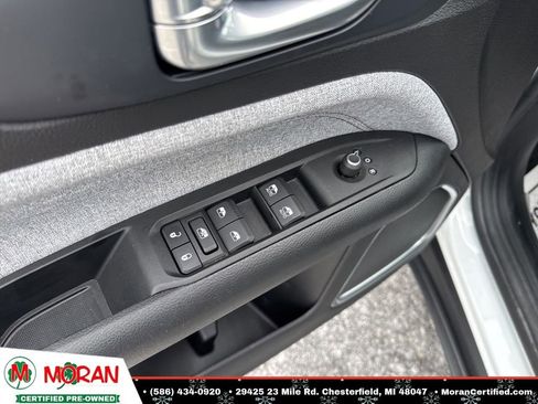 Used 2022 Jeep Compass Latitude image 10