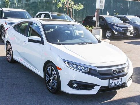 Used 2018 Honda Civic EX-L image 3