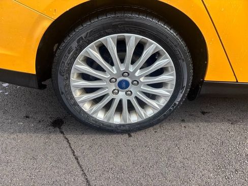 Used 2012 Ford Focus Titanium w/ SEL/Titanium Winter Pkg FWD image 13