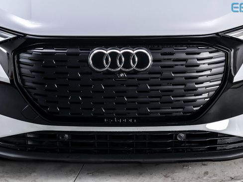 Used 2024 Audi Q4 e-tron Premium Plus w/ Premium Plus image 9