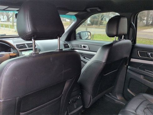 Used 2016 Ford Explorer XLT w/ Equipment Group 202A image 27