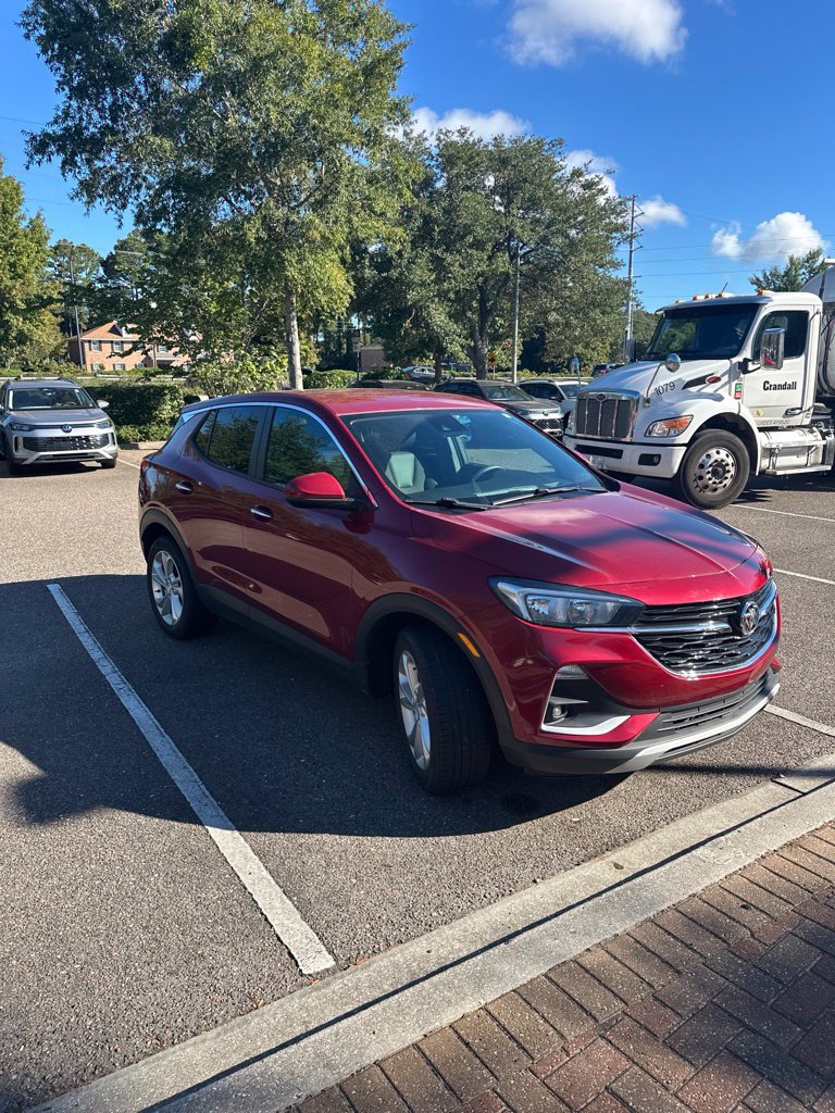 Used 2020 Buick Encore GX Preferred w/ Cold Weather Comfort Package FWD image 1