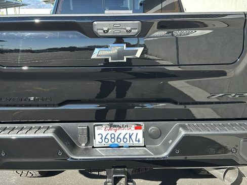 Used 2026 Chevrolet Silverado 2500 ZR2 w/ LPO, Dark Essentials Package image 10