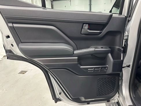 Used 2025 Toyota 4Runner TRD Off-Road image 42