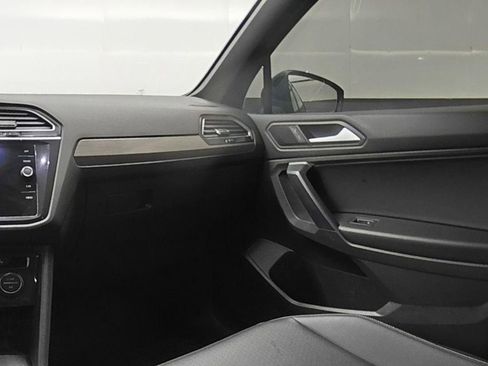 Used 2021 Volkswagen Tiguan SE R-Line image 27