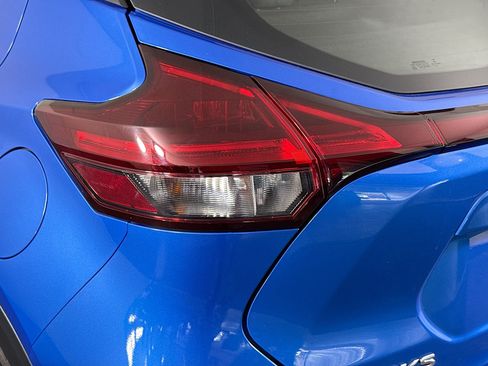 Used 2021 Nissan Kicks SR FWD image 35