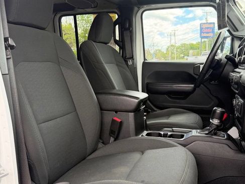 Used 2020 Jeep Gladiator Sport w/ Quick Order Package 24S AWD/4WD image 14
