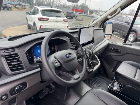 New 2026 Ford Transit 250 148 Medium Roof Extended AWD w/ Load Area Protection Package image 27