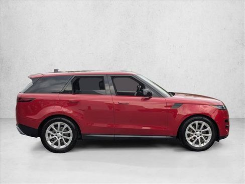 Used 2025 Land Rover Range Rover Sport SE AWD/4WD image 4
