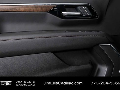 Used 2025 Chevrolet Tahoe High Country RWD image 6