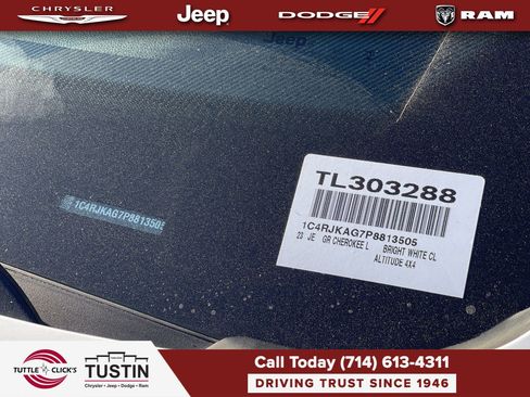 Used 2023 Jeep Grand Cherokee L Laredo AWD/4WD image 39